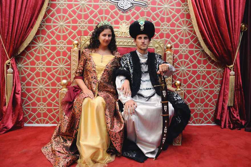 Cosplay-Loving Couple Even Made Their Wedding A Cosplay Cosplay-Loving Couple Even Made Their Wedding A Cosplay