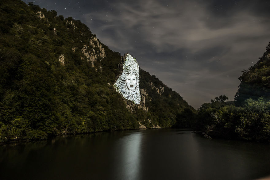 Secret Mapping Experiment Presents The Last King Of Dacia Secret Mapping Experiment Presents The Last King Of Dacia