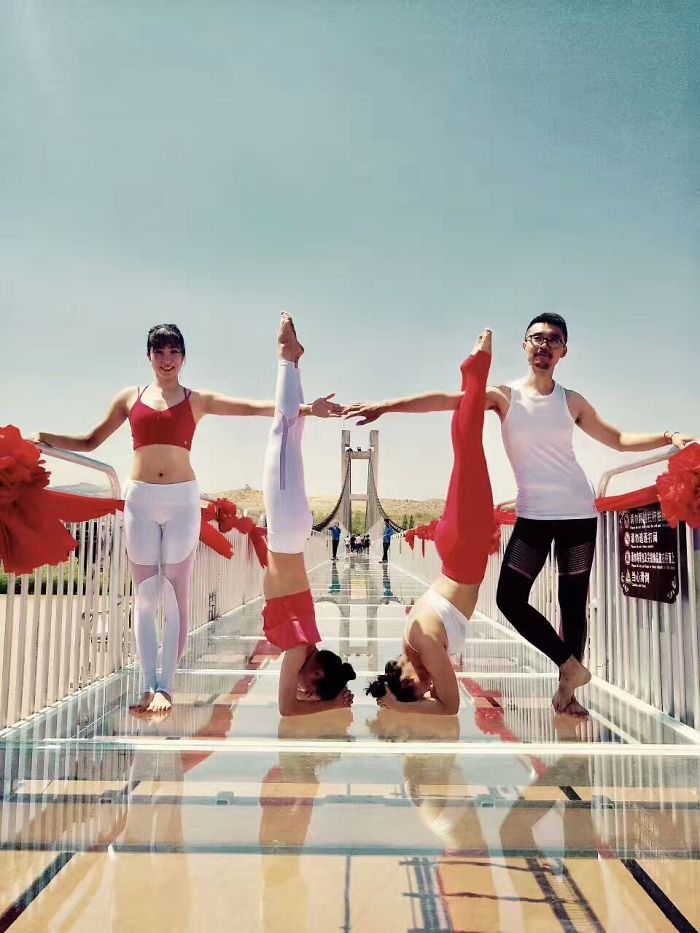 The Glass Bridge In China Will Amaze You With Optical Illusions Painted On The Ground The Glass Bridge In China Will Amaze You With Optical Illusions Painted On The Ground