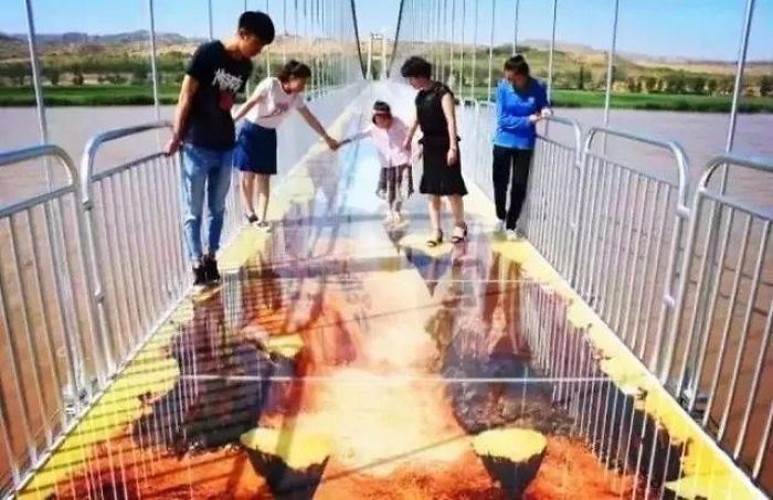 The Glass Bridge In China Will Amaze You With Optical Illusions Painted On The Ground The Glass Bridge In China Will Amaze You With Optical Illusions Painted On The Ground