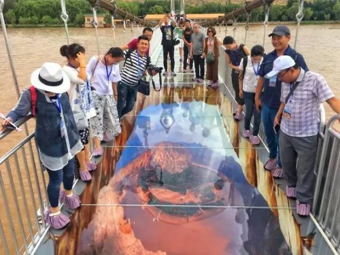 The Glass Bridge In China Will Amaze You With Optical Illusions Painted On The Ground