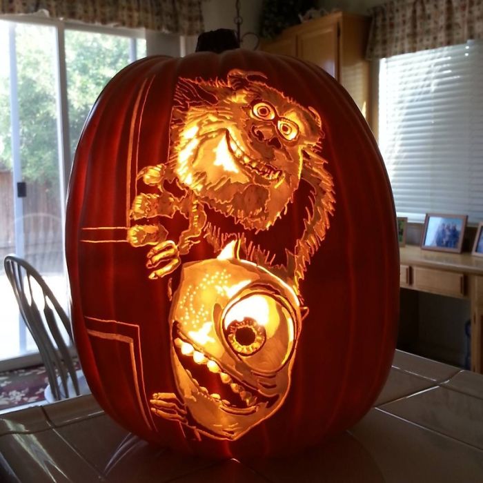 Artist Uses Pop Culture As A Theme To Sculpt His Pumpkins