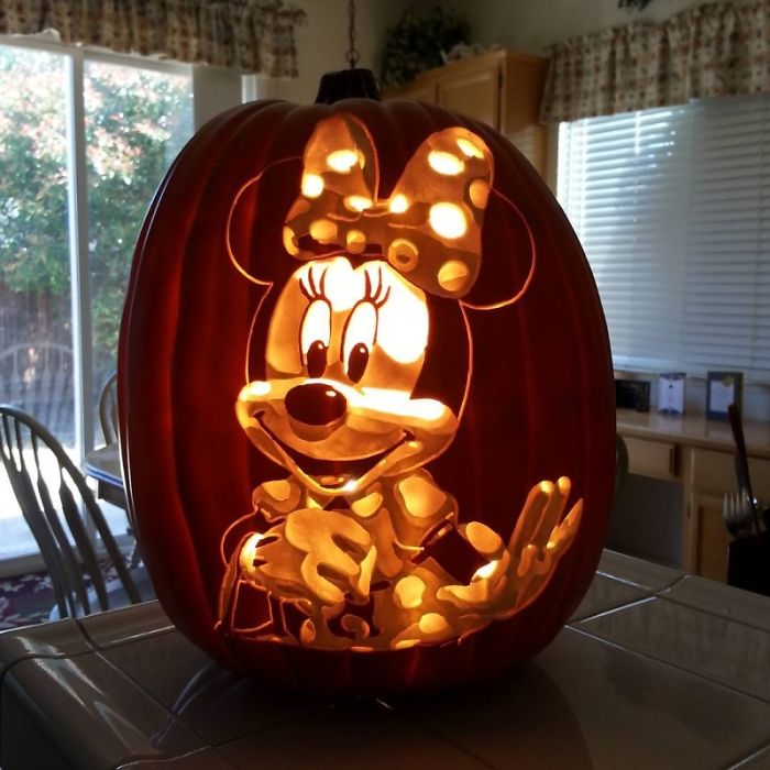 Artist Uses Pop Culture As A Theme To Sculpt His Pumpkins