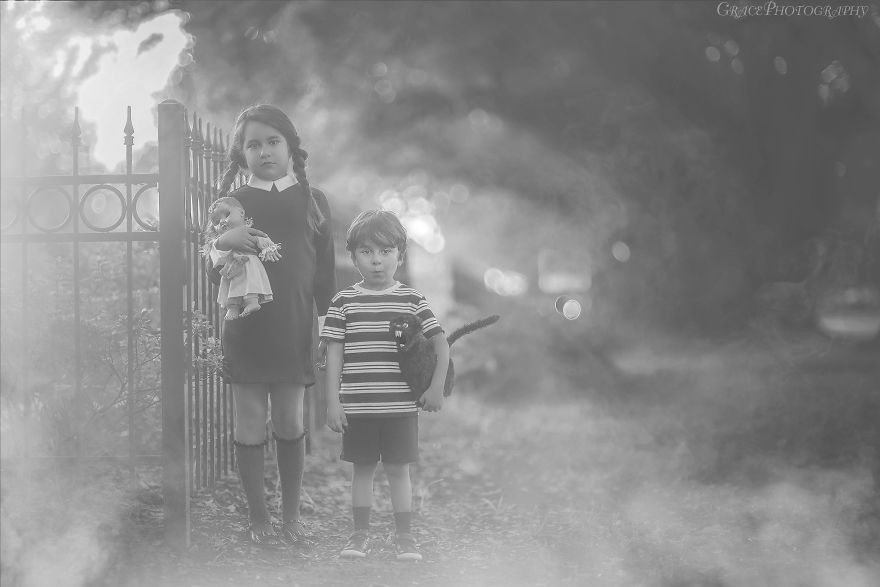 This American Photographer Specializes In Photographing Kids In Costume For Halloween, And It's Seriously Spooky