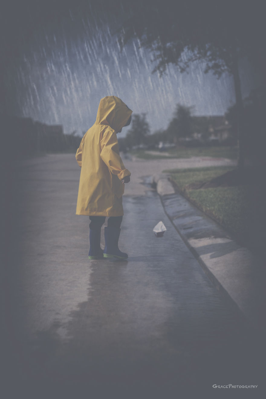 This American Photographer Specializes In Photographing Kids In Costume For Halloween, And It's Seriously Spooky