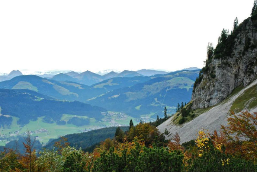 Travel Bloggers Share Their Favorite Fall Destinations To Make You Fall In Love With This Vibrant Season Travel Bloggers Share Their Favorite Fall Destinations To Make You Fall In Love With This Vibrant Season