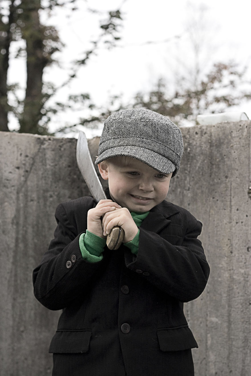 I Take My Kids Halloween To The Next Level With Eerie Photo Shoots