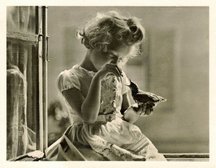 These Vintage Photographs Showing The Relationship Between Animals And People Will Surprise You