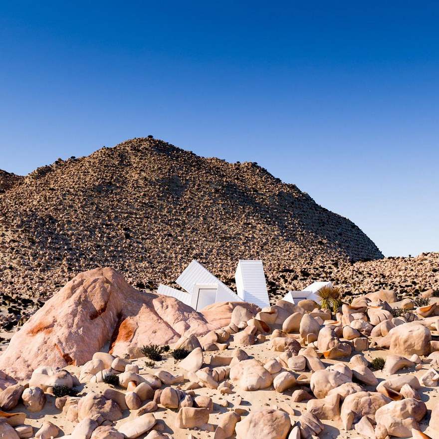 Architect Designs Incredible House Out Of Shipping Containers, And The Interior Is As Good As The Exterior Architect Designs Incredible House Out Of Shipping Containers, And The Interior Is As Good As The Exterior