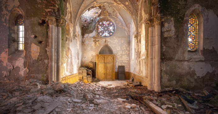 The Beauty Of Abandoned Buildings That I Photographed In France