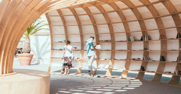 This Street Library In Bulgaria Encourages People To ReadThis Street Library In Bulgaria Encourages People To Read