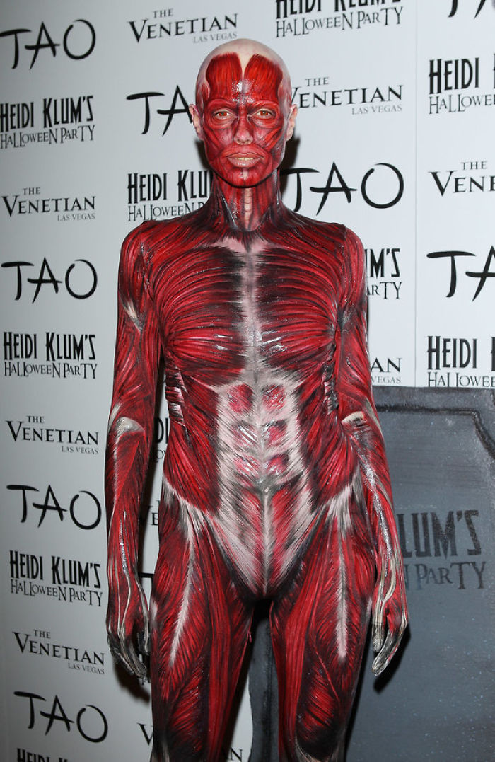 18 Times Heidi Klum Took Halloween Costumes To Another Level 18 Times Heidi Klum Took Halloween Costumes To Another Level