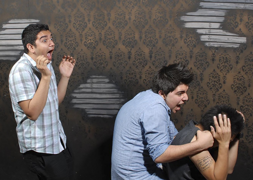 Haunted-House-Reactions-Nightmare-Fear-Factory-Canada