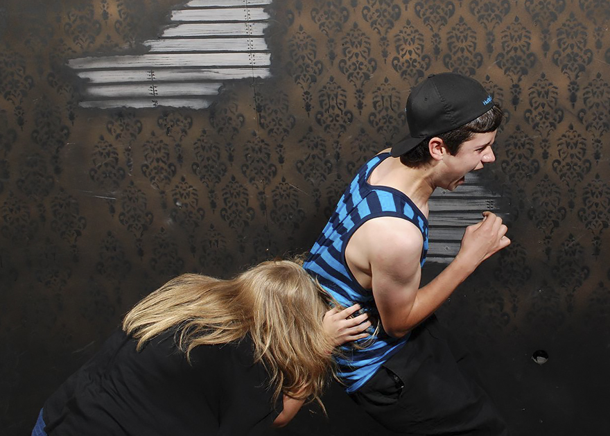 Haunted-House-Reactions-Nightmare-Fear-Factory-Canada