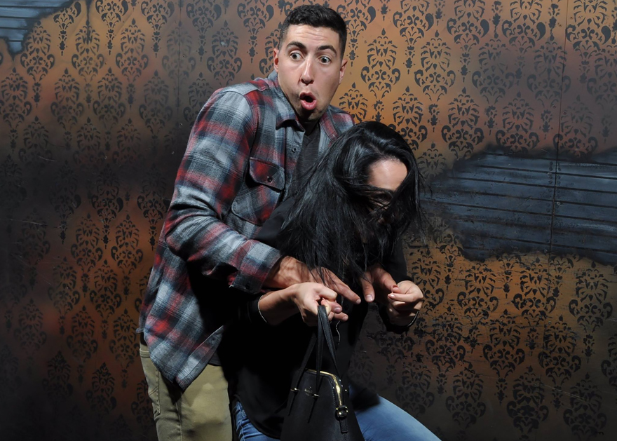 Haunted-House-Reactions-Nightmare-Fear-Factory-Canada