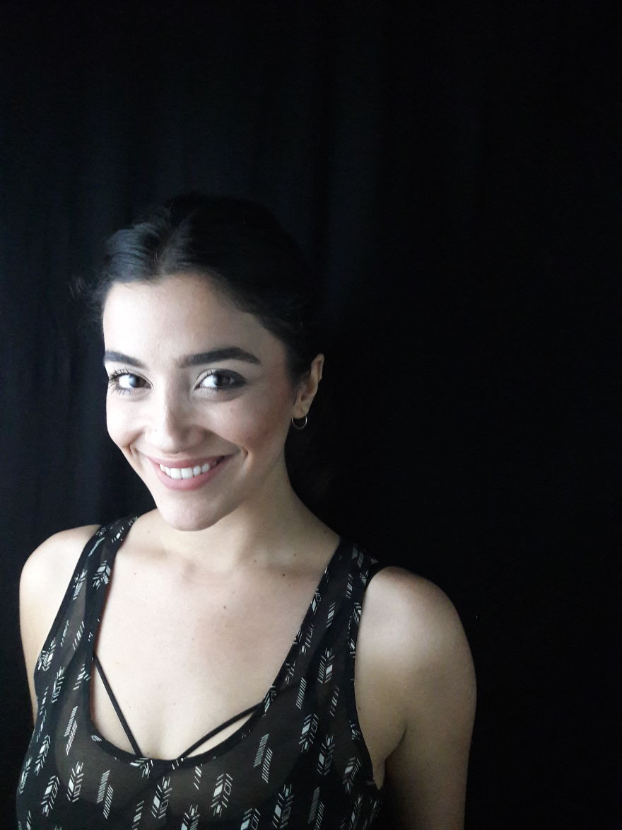 I Made A Photoshoot Only With A Single Flashlight And A Randomly Selected Average Smartphone