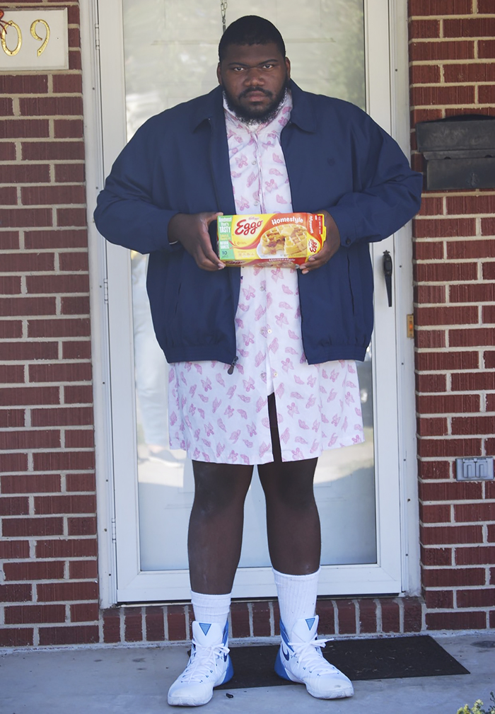 This Guy Cosplaying As Eleven From 'Stranger Things' Is The Funniest Thing You'll See Today This Guy Cosplaying As Eleven From 'Stranger Things' Is The Funniest Thing You'll See Today
