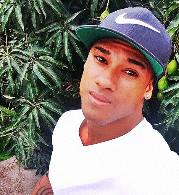 Guy’s Reaction To Stray Dog Peeing On His Back Enrages The Internet, But Things Take Unexpected Turn Guy’s Reaction To Stray Dog Peeing On His Back Enrages The Internet, But Things Take Unexpected Turn