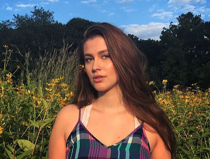 Teen Reports Her Boss For Sexual Harassment, Gets Panic Attack After Seeing Boss's Response