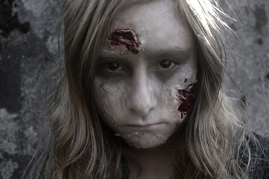 I Take My Kids Halloween To The Next Level With Eerie Photo Shoots