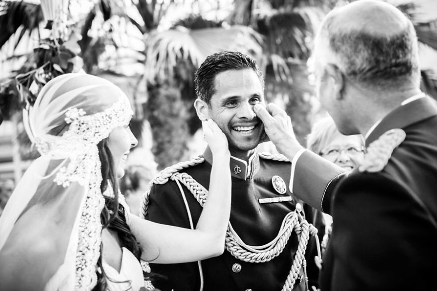 Award Winning Photographs Show The Excitement Of The Bride And Groom On A Great Wedding Day Award Winning Photographs Show The Excitement Of The Bride And Groom On A Great Wedding Day