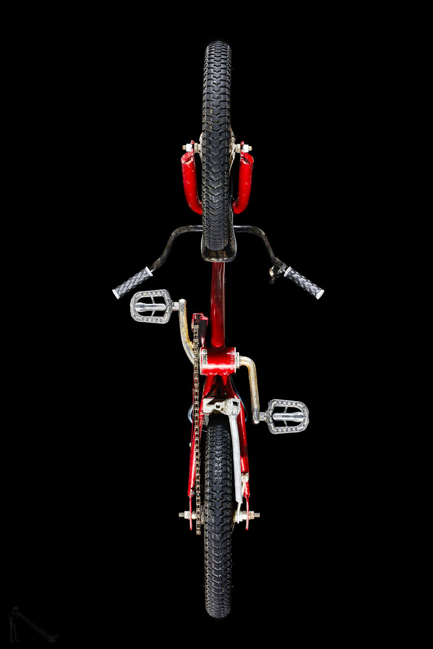 Under-Bikes: I Photograph Bicycles From Underneath