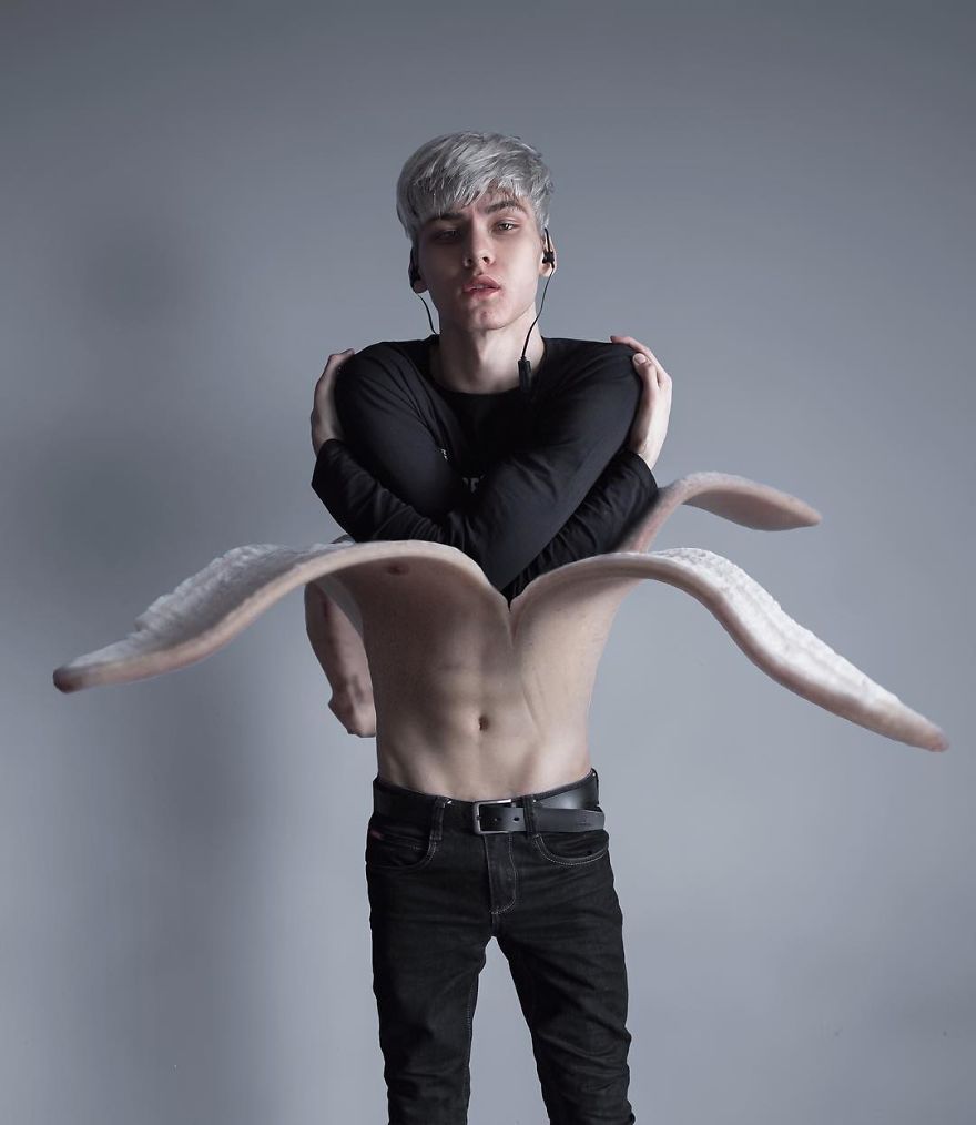 18-Year-Old Russian Artist Impresses With Surrealist Arts