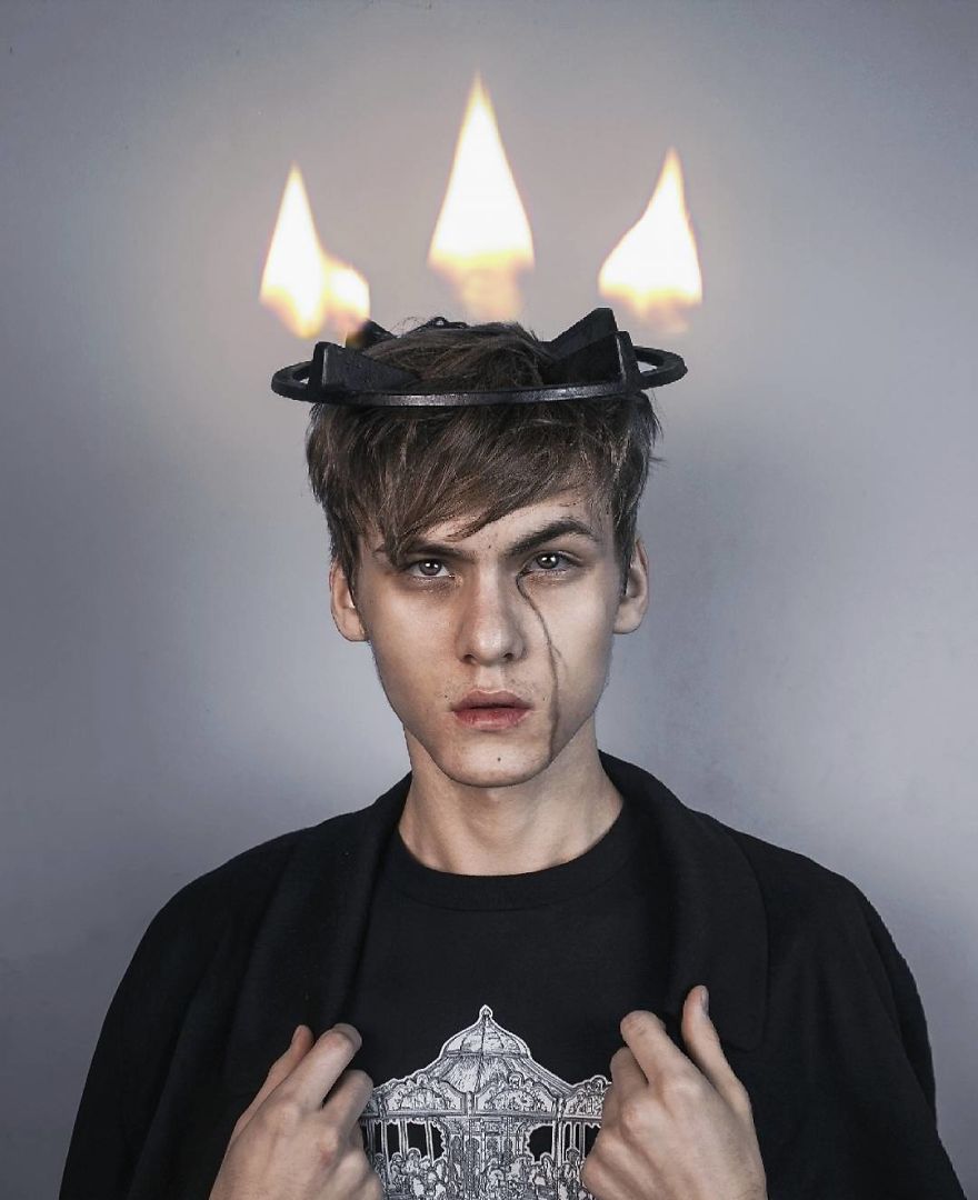 18-Year-Old Russian Artist Impresses With Surrealist Arts