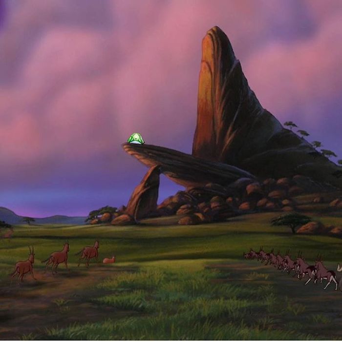 This Woman Has Fun On Instagram With Photos Of People Pretending To Sleep In The Middle Of Nowhere