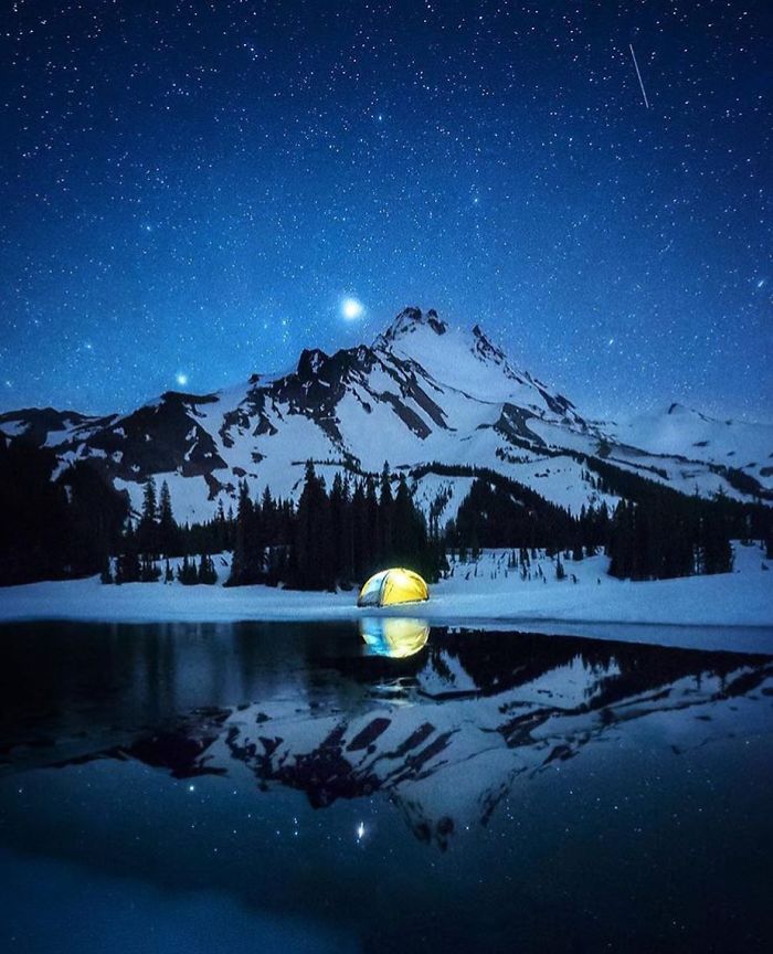 This Woman Has Fun On Instagram With Photos Of People Pretending To Sleep In The Middle Of Nowhere