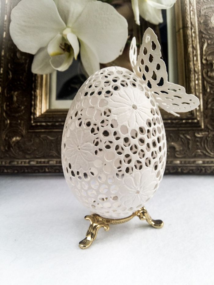 I Spend Hours Carving Eggshells Into The Most Fragile Artworks I Spend Hours Carving Eggshells Into The Most Fragile Artworks