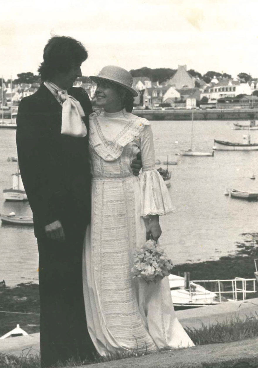 40 Years Later, Daughter Decides To Give Her Mother's Wedding Dress A Second Life