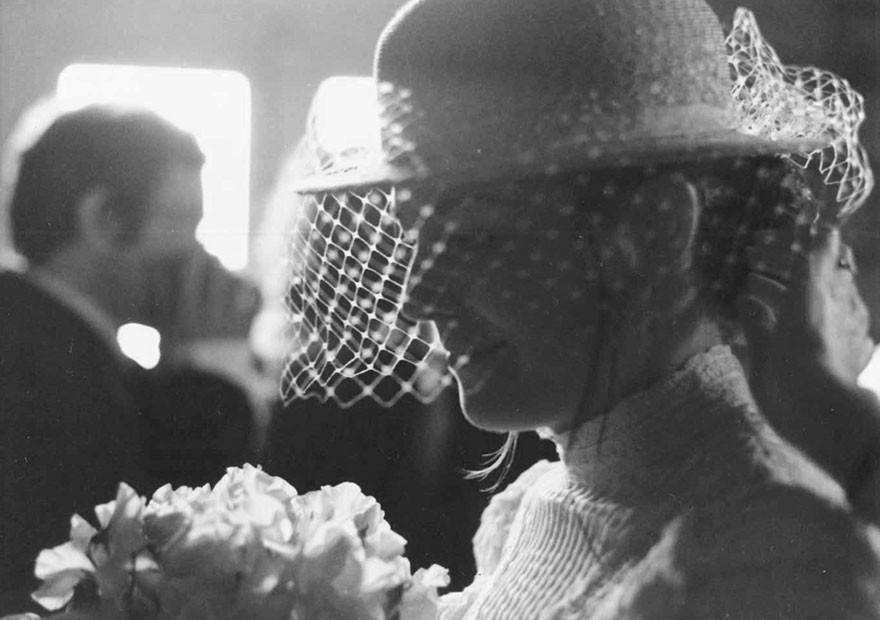 40 Years Later, Daughter Decides To Give Her Mother's Wedding Dress A Second Life 40 Years Later, Daughter Decides To Give Her Mother's Wedding Dress A Second Life