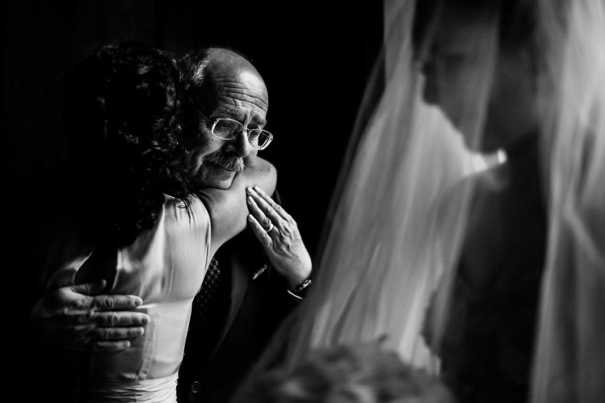 Award Winning Photographs Show The Excitement Of The Bride And Groom On A Great Wedding Day