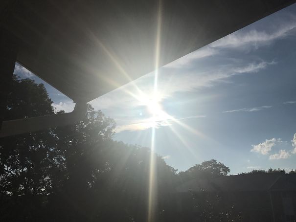 Don't Have A Flashlight On Your Phone? Take A Picture Of The Sun And Use The Photo To Find Your Way In The Dark