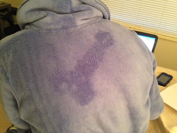 While On My Computer My Boyfriend Walked Up Behind Me And Started Rubbing My Back. I Thought He Was Being Sweet, Then He Sent This Picture To My Phone