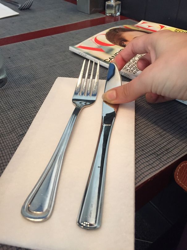This Restaurant At Newark Airport Has Metal Forks But Plastic Knives