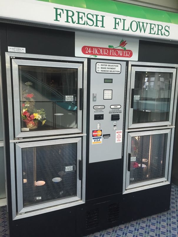 There's A Vending Machine That Sells Fresh Flowers At The Arrivals Section Of This Airport