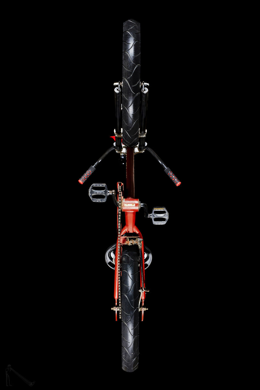 Under-Bikes: I Photograph Bicycles From Underneath