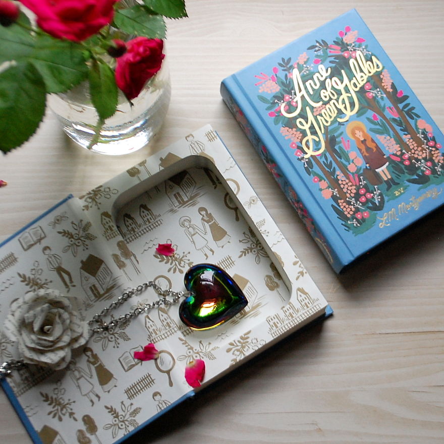 7 Years Ago I Walked Off My Day Job As A Museum Guard To Make Hollow Books For A Living