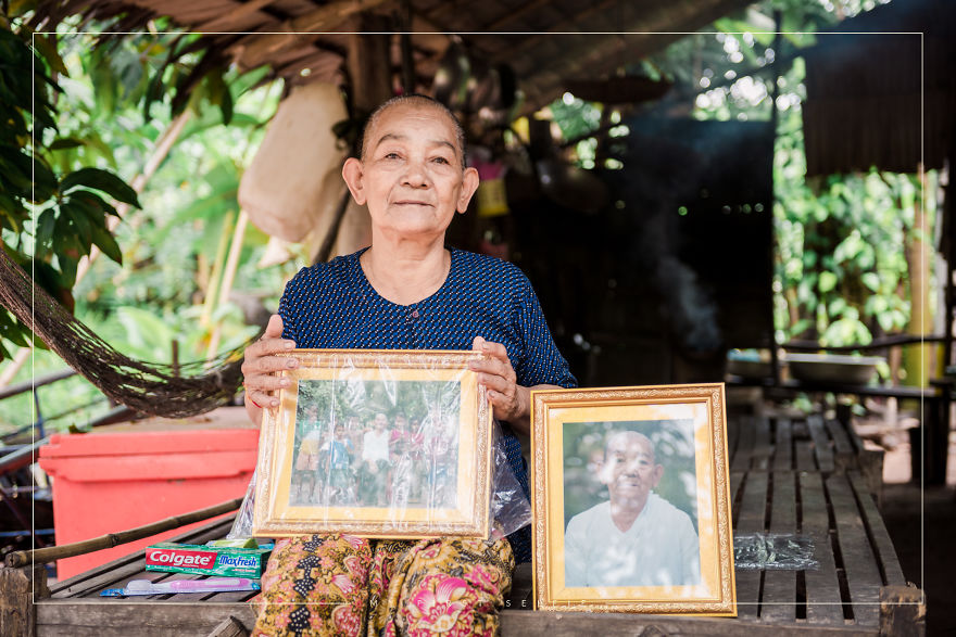 A Malaysian Photographer Gifts Villagers Their 1st Portrait Photo In Rural Cambodia