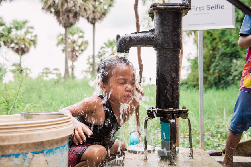 A Malaysian Photographer Gifts Villagers Their 1st Portrait Photo In Rural Cambodia A Malaysian Photographer Gifts Villagers Their 1st Portrait Photo In Rural Cambodia