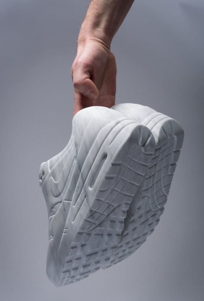 Artist Makes Impressive Sculptures Of Accessories And Fashionable Clothes In Marble