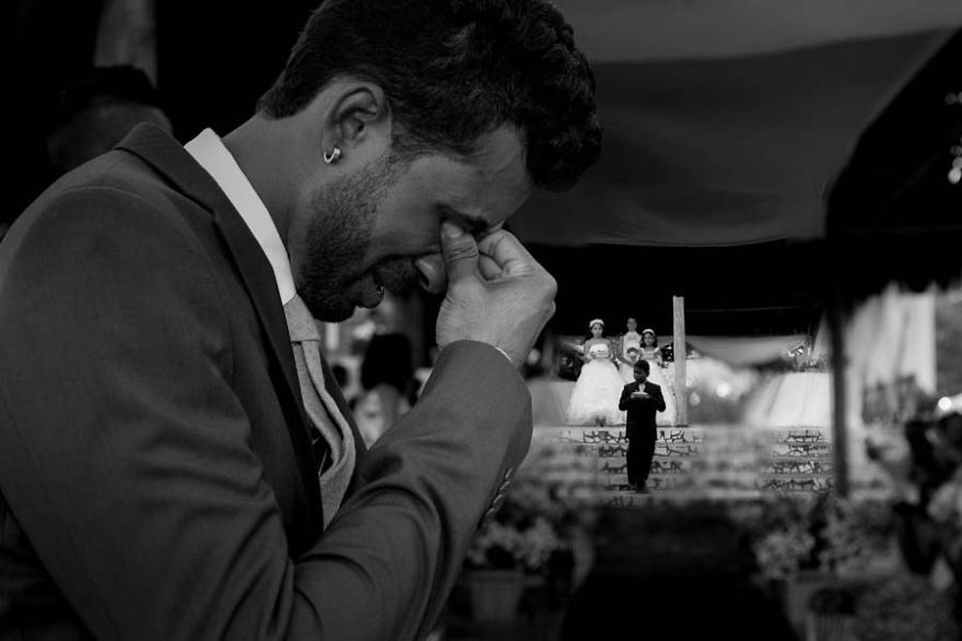 Award Winning Photographs Show The Excitement Of The Bride And Groom On A Great Wedding Day Award Winning Photographs Show The Excitement Of The Bride And Groom On A Great Wedding Day