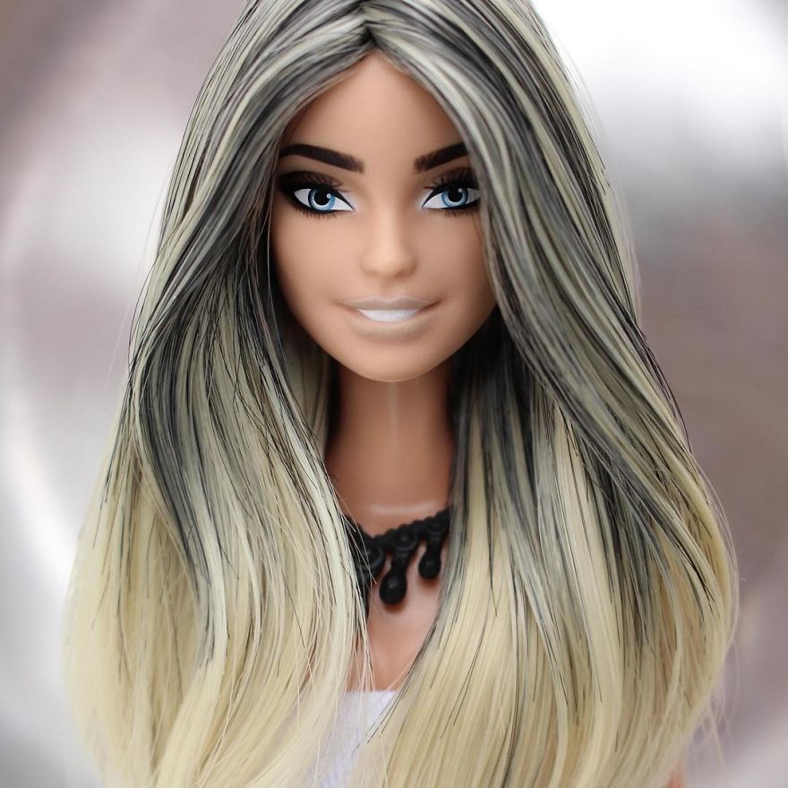 Brazilian Artist Creates Hyper-Realistic Barbie And You Can Have Yours In Any Way You Like Brazilian Artist Creates Hyper-Realistic Barbie And You Can Have Yours In Any Way You Like