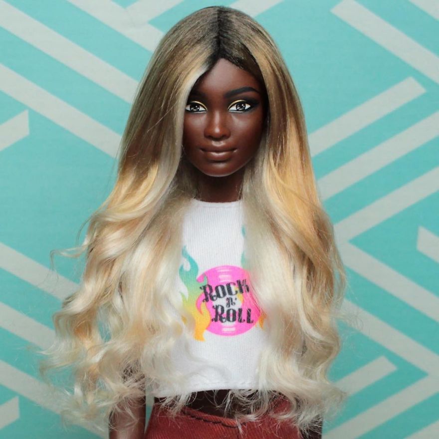Brazilian Artist Creates Hyper-Realistic Barbie And You Can Have Yours In Any Way You Like Brazilian Artist Creates Hyper-Realistic Barbie And You Can Have Yours In Any Way You Like
