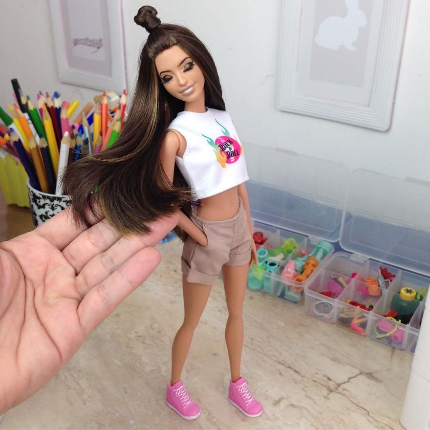 Brazilian Artist Creates Hyper-Realistic Barbie And You Can Have Yours In Any Way You Like Brazilian Artist Creates Hyper-Realistic Barbie And You Can Have Yours In Any Way You Like