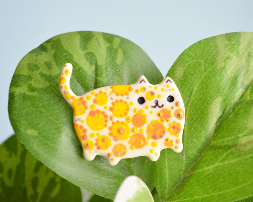 In My Free Time, I Design Cat Brooches From Polymer Clay