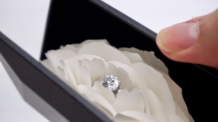 "Grace" Ring Case : The Most Romantic Way To Propose "Grace" Ring Case : The Most Romantic Way To Propose