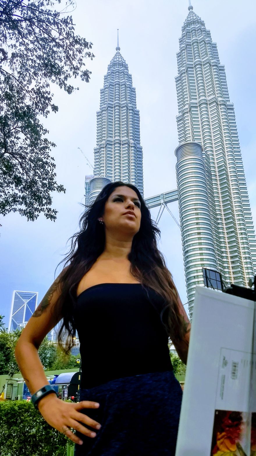 I Am An Artist Who Lives Out Of My Luggage So I Can Travel The World I Am An Artist Who Lives Out Of My Luggage So I Can Travel The World